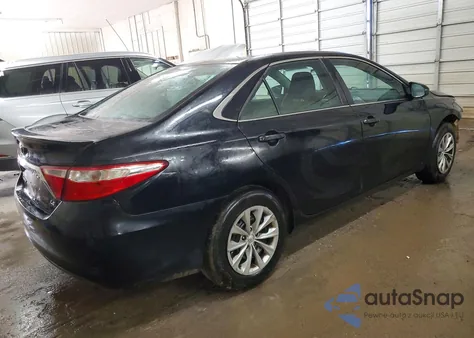 2016 Toyota Camry Le z USA, uszkodzony, nr VIN 4T4BF1FK3GR529033